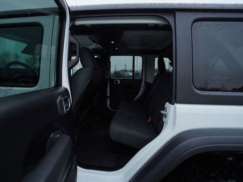 New 2026 Jeep Wrangler Unlimited Rubicon image 13