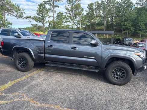 Used 2022 Toyota Tacoma SR5 w/ Technology Package RWD image 8