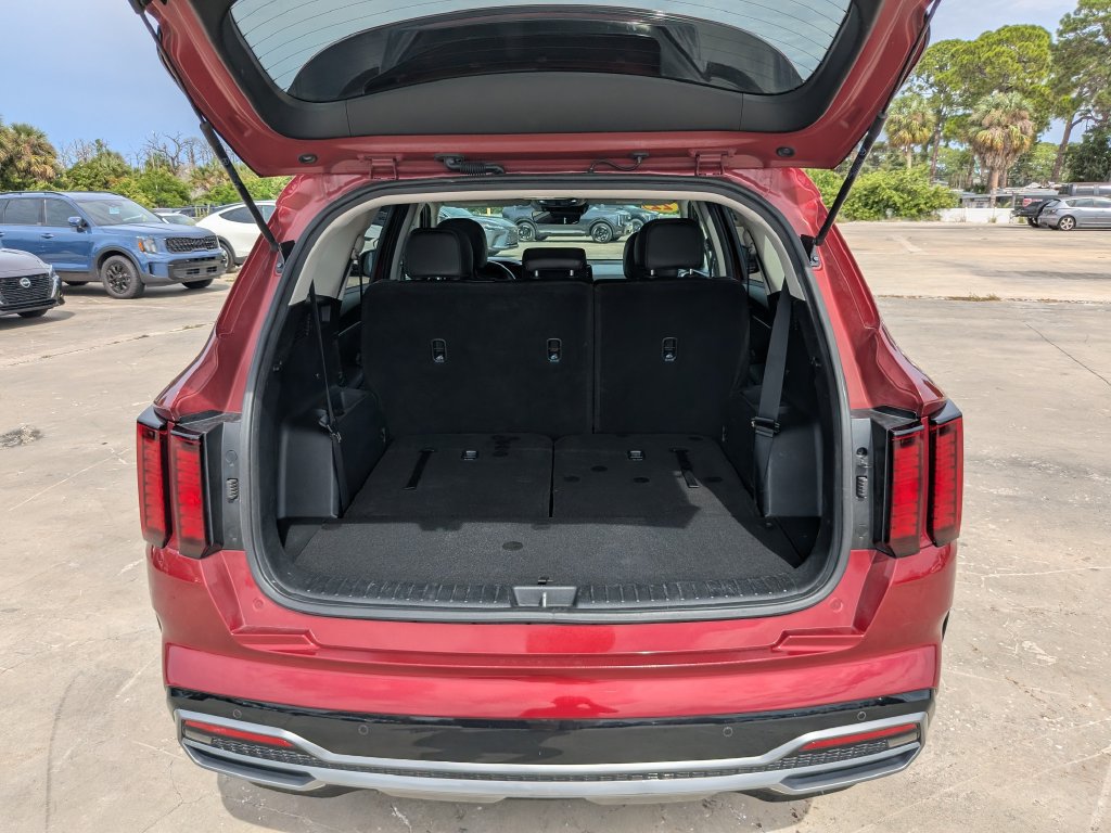 Used 2022 Kia Sorento S w/ Panoramic Sunroof Package FWD image 12