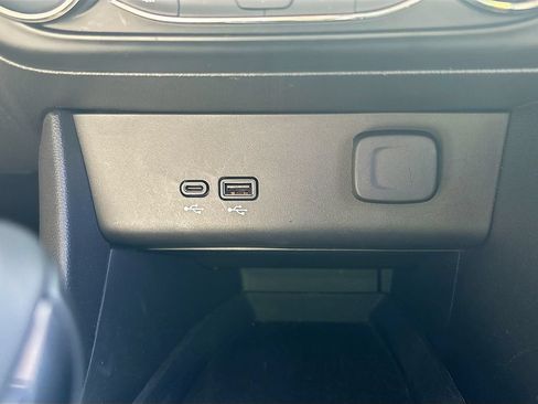Used 2025 Buick Encore GX Preferred w/ Comfort Package FWD image 22