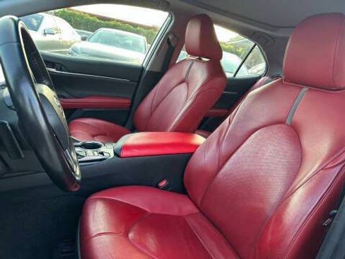 Used 2019 Toyota Camry XSE FWD image 17