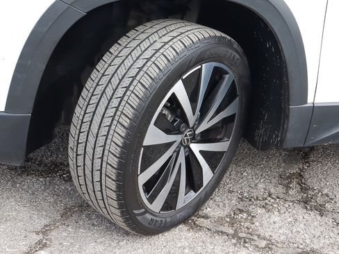 Used 2023 Volkswagen Taos SE image 17