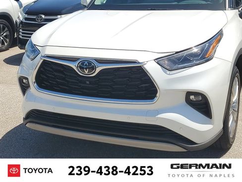 Certified 2024 Toyota Highlander Platinum FWD image 14