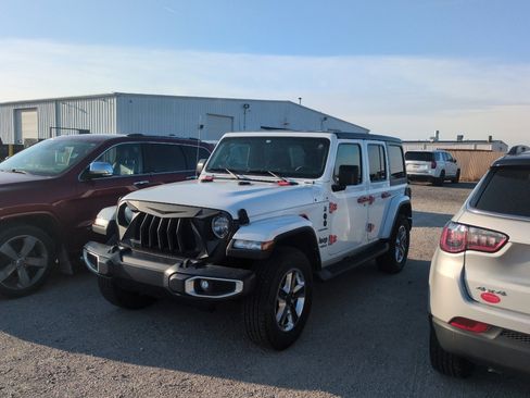 Used 2021 Jeep Wrangler Unlimited Sahara w/ Dual Top Group AWD/4WD image 1