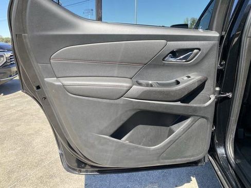 Used 2024 Chevrolet Traverse RS w/ LPO, Floor Liner Package FWD image 32