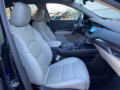 Used 2021 Cadillac XT4 Luxury image 33