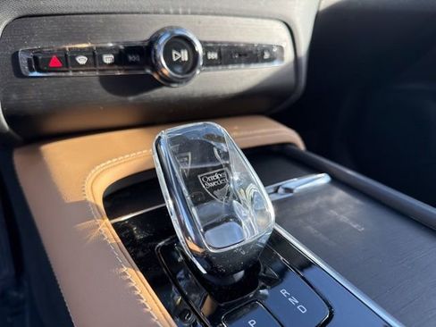 Certified 2024 Volvo XC90 T8 Ultimate w/ Protection Package image 25