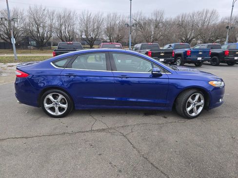 Used 2015 Ford Fusion SE image 5
