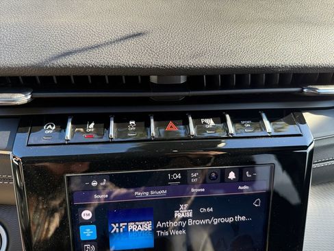 New 2025 Jeep Grand Cherokee Altitude image 21