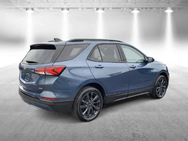 Used 2024 Chevrolet Equinox RS w/ LPO, Floor Liner Package FWD image 8
