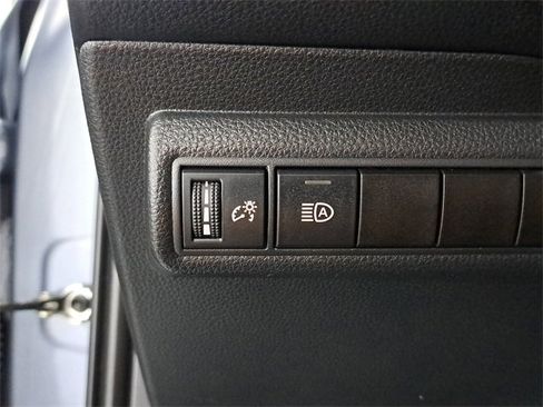 Used 2020 Toyota Corolla LE image 23