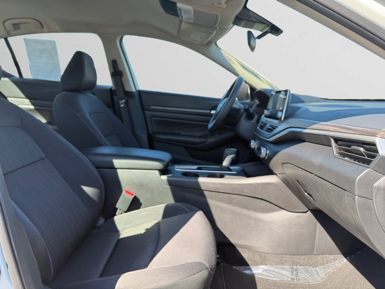 Used 2025 Nissan Altima 2.5 SV FWD image 7