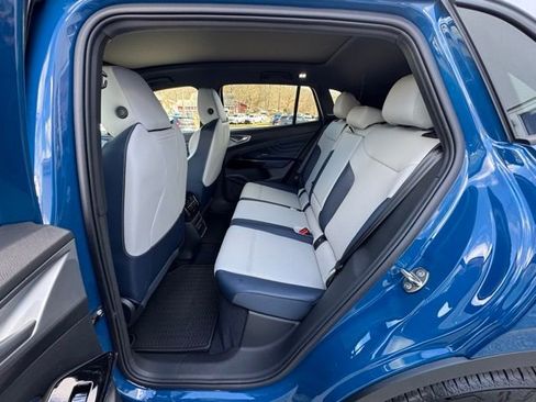 New 2025 Volkswagen ID.4 Pro S Plus image 9