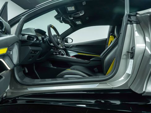 New 2026 Lotus Emira SE image 20