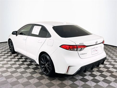 Used 2023 Toyota Corolla SE image 6