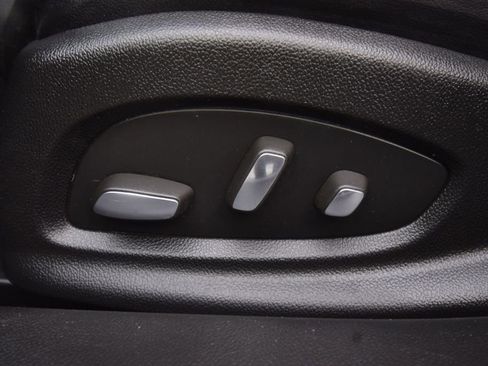 Used 2015 Cadillac XTS Luxury w/ Driver Awareness Package image 22