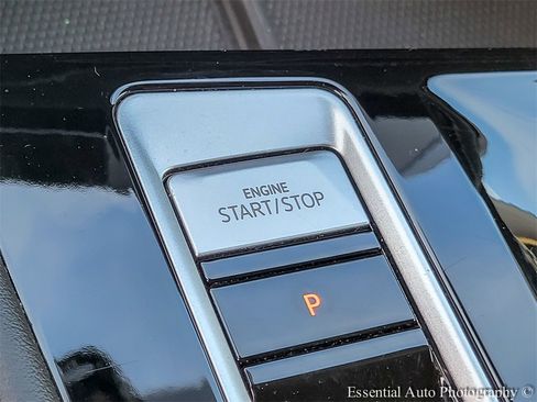 Used 2024 Volkswagen Atlas SE image 20