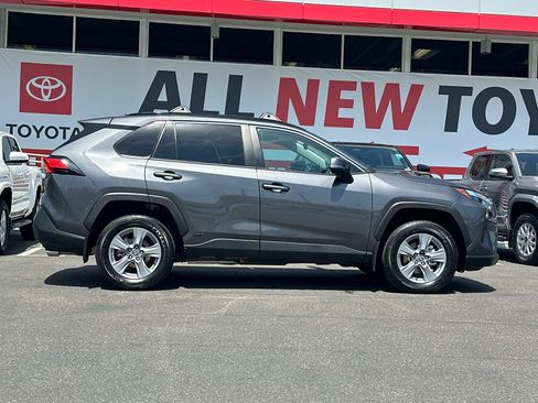 Used 2025 Toyota RAV4 LE AWD/4WD image 6