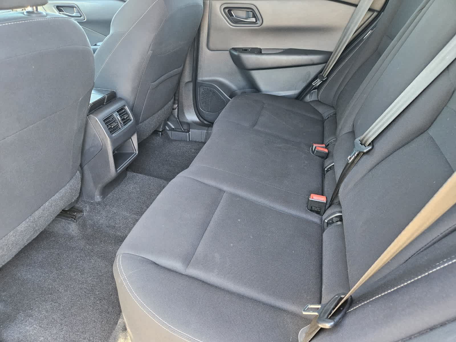 Used 2024 Nissan Rogue S FWD image 28
