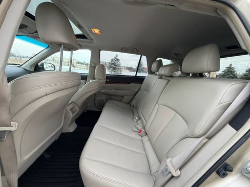 Used 2010 Subaru Outback 2.5i Limited AWD/4WD image 12