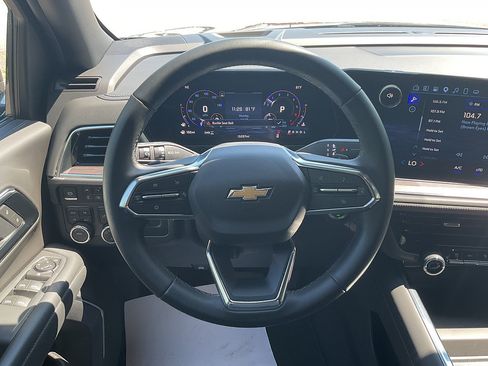 Used 2025 Chevrolet Tahoe LS AWD/4WD image 11