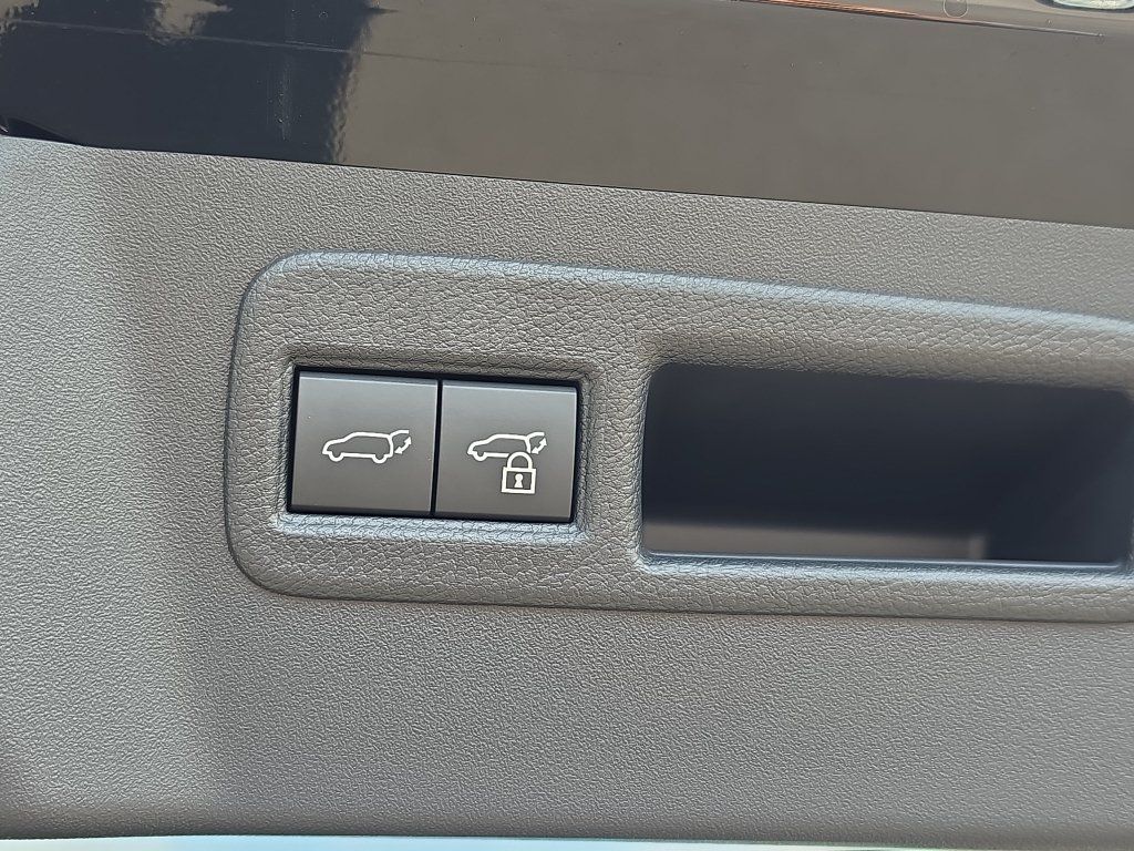 New 2026 Toyota C-HR AWD/4WD image 11