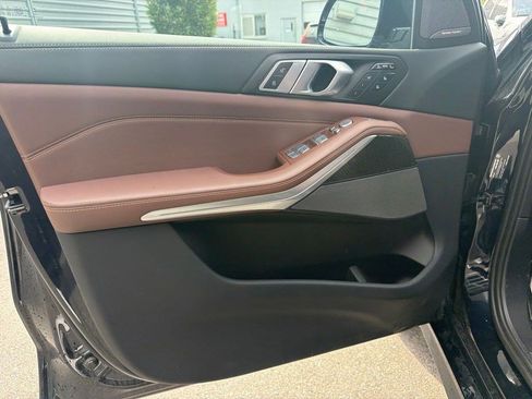 Used 2025 BMW X7 M60i AWD/4WD image 6