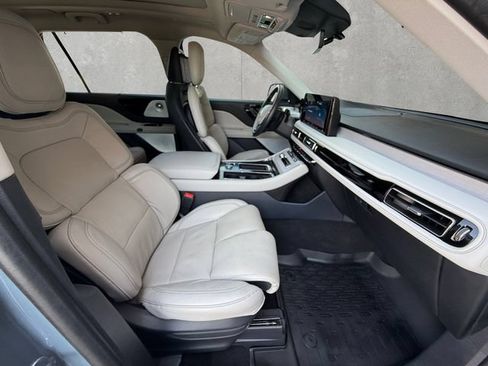 Used 2025 Lincoln Aviator Reserve w/ Equipment Group 201A AWD/4WD image 24
