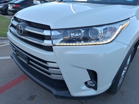 Used 2019 Toyota Highlander Limited image 10