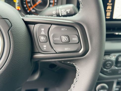 New 2025 Jeep Gladiator Sport image 28