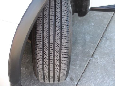 Used 2023 Nissan Rogue S image 13