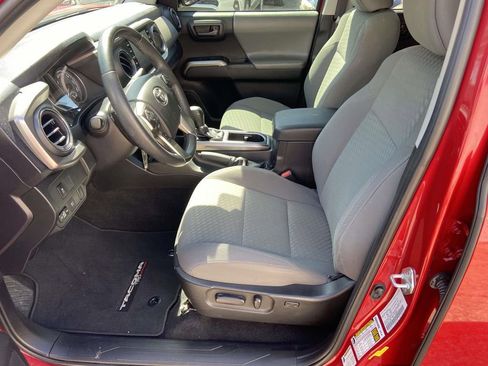 Used 2022 Toyota Tacoma SR5 RWD image 18