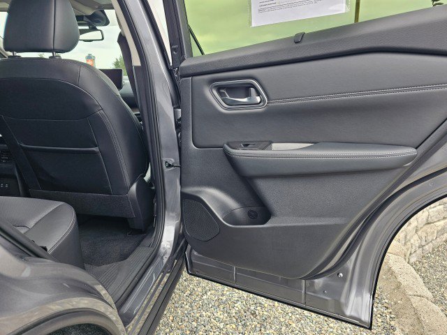 Certified 2026 Nissan Rogue Platinum AWD/4WD image 15
