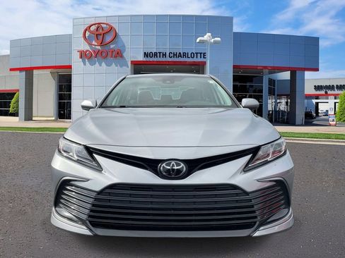 Used 2022 Toyota Camry LE FWD image 2