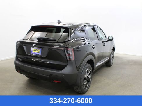 New 2026 Nissan Kicks SV image 4