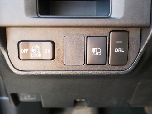 Used 2019 Toyota Tacoma SR5 AWD/4WD image 26