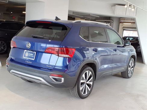 Used 2022 Volkswagen Taos SE image 4