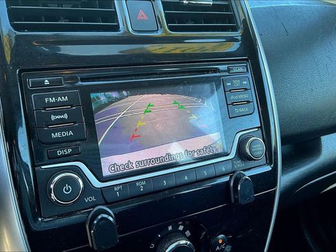 Used 2017 Nissan Versa Note SV FWD image 13