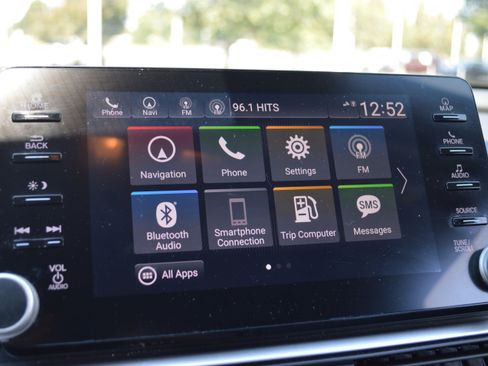 Used 2018 Honda Accord Touring image 14