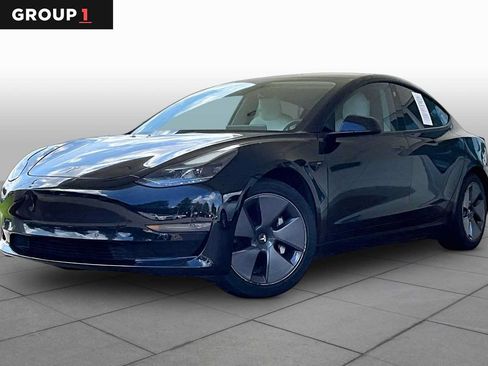 Used 2021 Tesla Model 3 Standard Range Plus RWD image 1