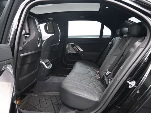Used 2024 BMW 760i xDrive w/ Executive Package AWD/4WD image 27