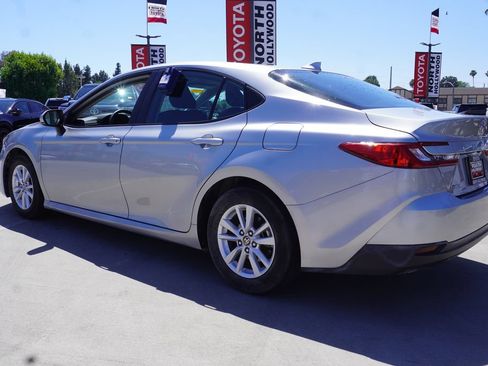 Used 2025 Toyota Camry LE FWD image 6