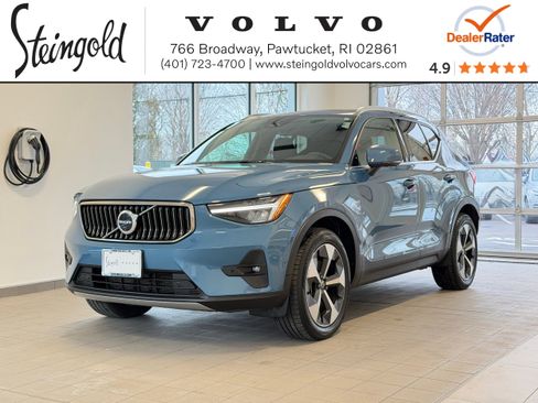 Certified 2025 Volvo XC40 B5 Plus image 1