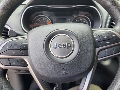 Used 2019 Jeep Cherokee Latitude w/ Popular Appearance Group FWD image 20