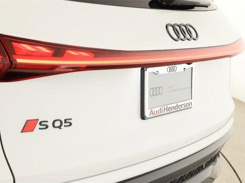 Certified 2025 Audi SQ5 Prestige image 31