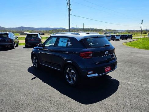 New 2026 Hyundai Venue SEL FWD image 5