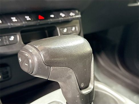 Used 2020 Chevrolet Colorado ZR2 image 19