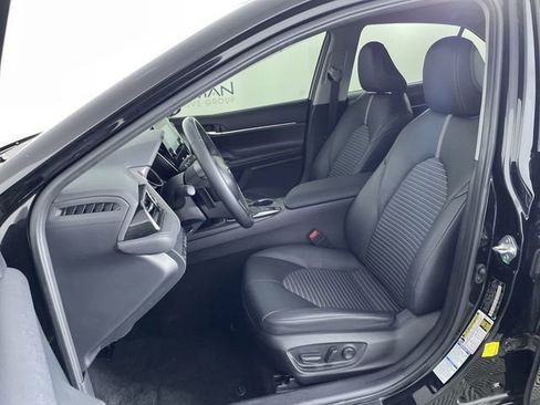 Used 2024 Toyota Camry SE image 19