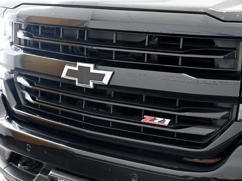 Used 2017 Chevrolet Silverado 1500 LTZ Z71 w/ LTZ Plus Package image 8