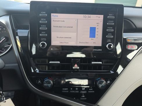 Certified 2022 Toyota Camry LE image 20